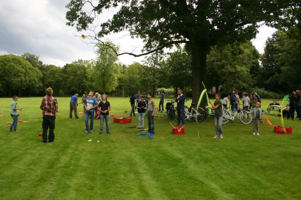 Naast muziek en kindervoorstellingen voor jonge kinderen kunnen kinderen vanaf groep 6 een workshop jongleren en balanceren volgen.