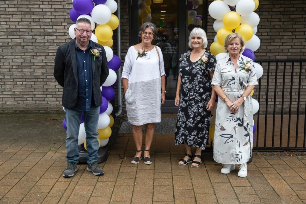 Op de foto van links naar rechts: Piet van Moorsel, Mariette Vossen, Elly van Mierlo en Bea van de Wal.