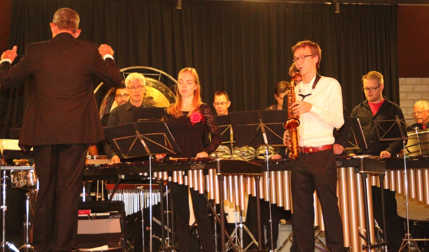 Muzikale bijdrage van Wytze de Swart die eerste altsax speelt bij de KBH.
