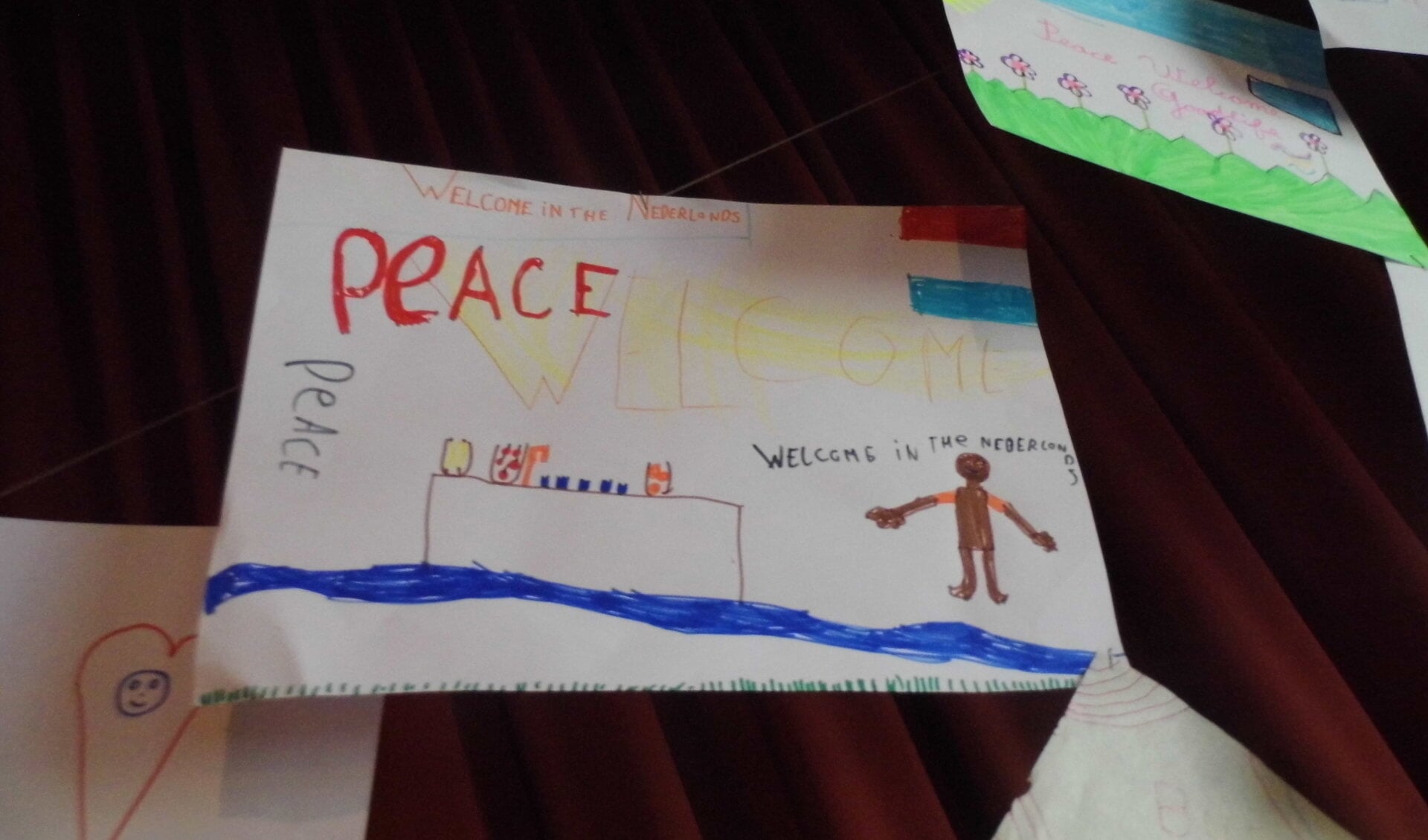 Tekeningen werden gemaakt door de kinderen van de Martin Luther Kingschool.