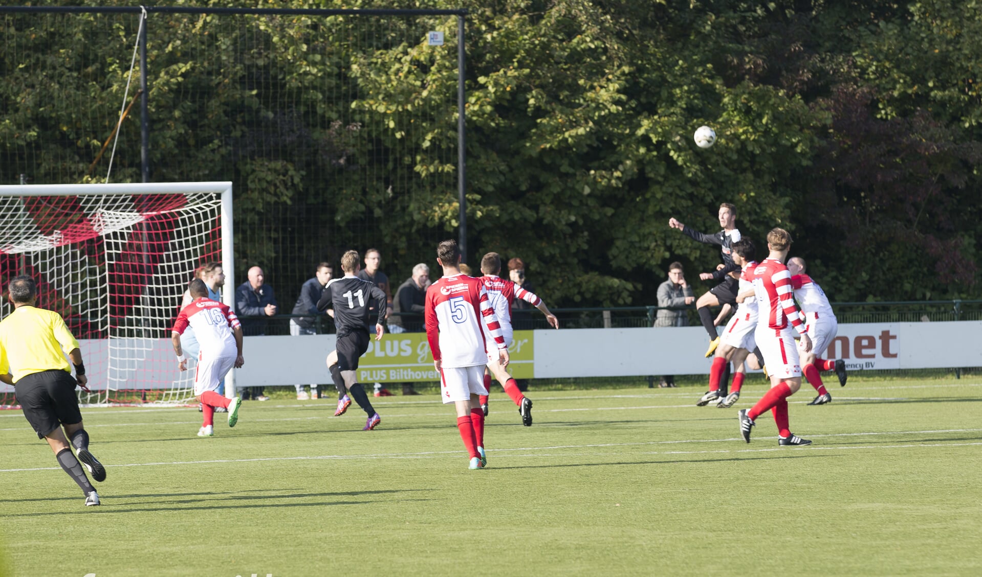 Druk op het doel. (foto Henk Willemsen)