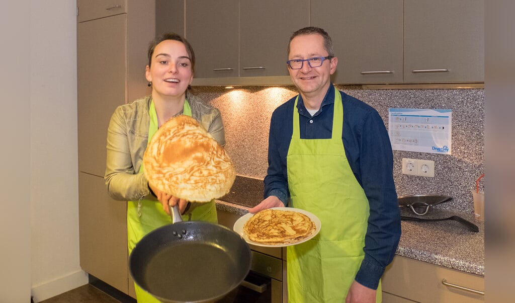 BCB leden Michelle Hubert (Gebloemd) en Frans van Beek (Houwing Van Beek) als keukenprins en prinses. (foto: Hans Lebbe)