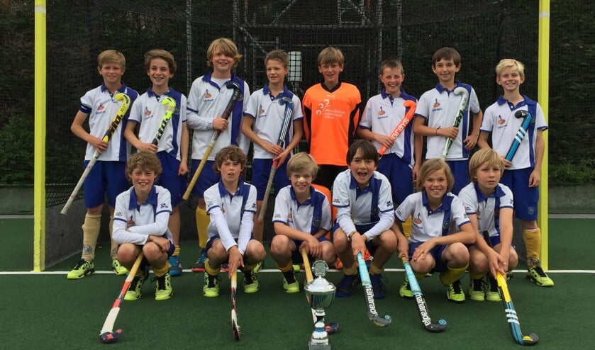 Van links naar rechts staand: Dieter Smeekes, Toon Klarenbeek, Wouter Oudega, Sem Hessel, Jort Gout, Mees Brand, Bastiaan de Ruiter, Ties Carlier. Zittend van links naar rechts: Kjell Plantenga, Hidde Plantenga, Thierry Plantenga, Tim Versnel, Ties Middelbos en Filip Scheepens.