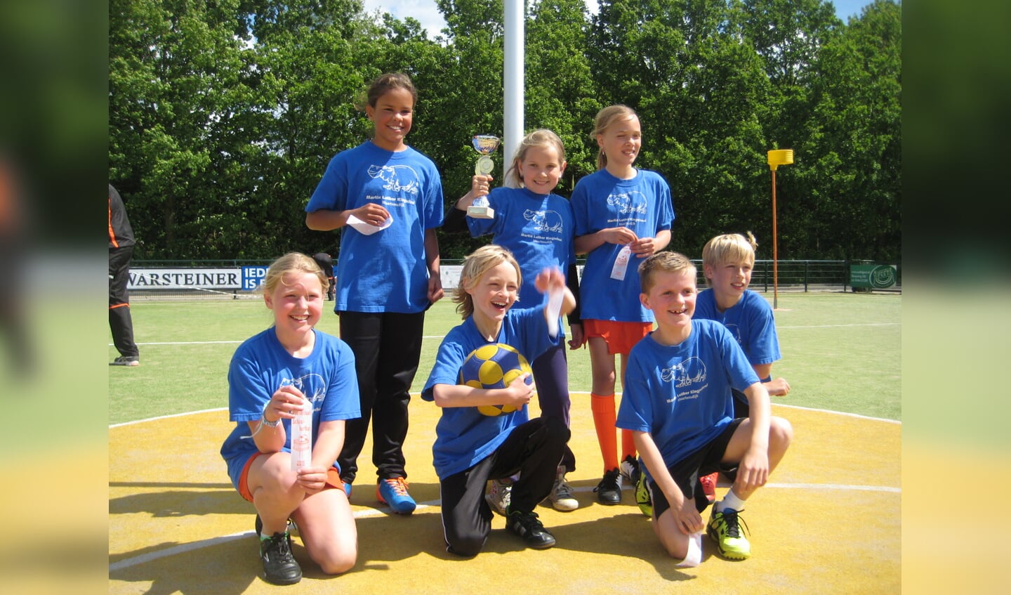 De kampioenen Amy, Linde, Rosalina, Sanne, Marijn, Erik en Mees.