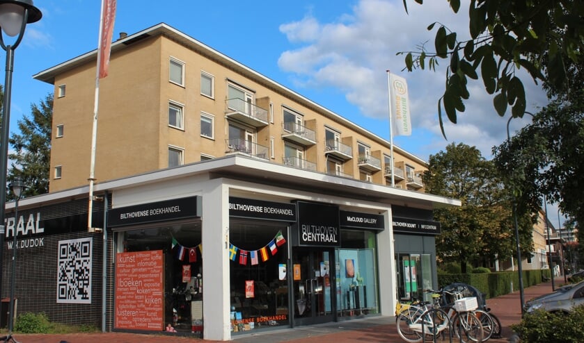 Aan de Julianalaan bij station Bilthoven ligt het complex van Dudok uit de jaren vijftig van de vorige eeuw.