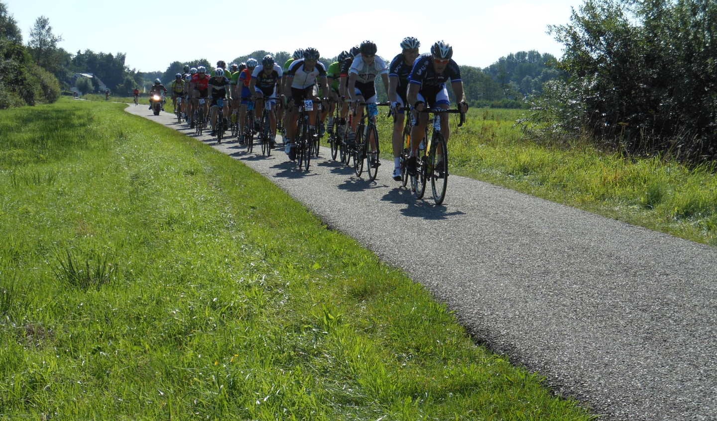  In een treintje, op naar de finish.