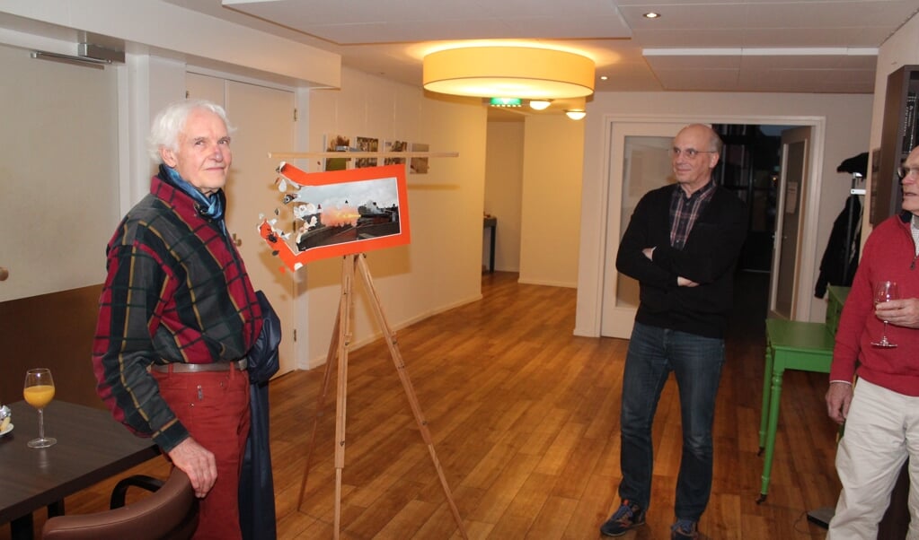 Explosieve openings Actie fotoclub. [foto Henk van de Bunt]