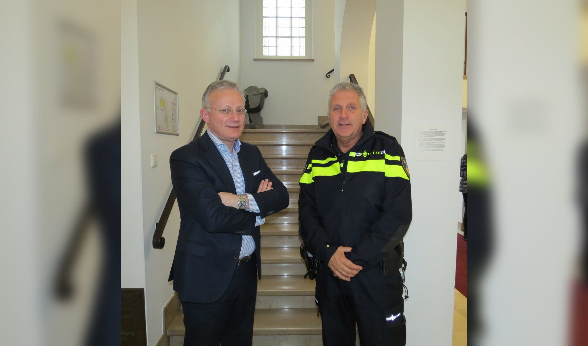 Burgemeester Arjen Gerritsen en basisteamchef Martin Valenkamp.