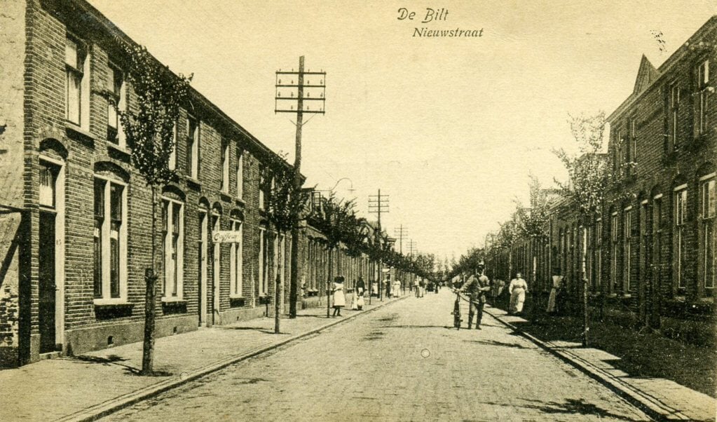 De Nieuwstraat omstreeks 1915.