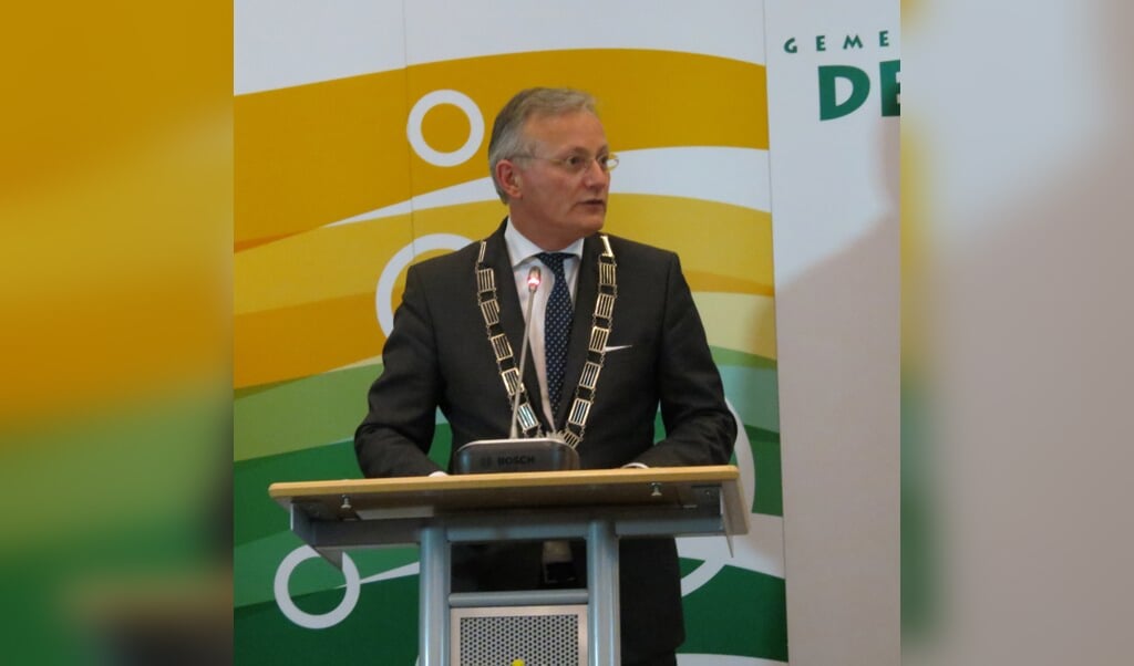 Burgemeester Arjen Gerritsen houdt zijn nieuwjaarstoespraak.
