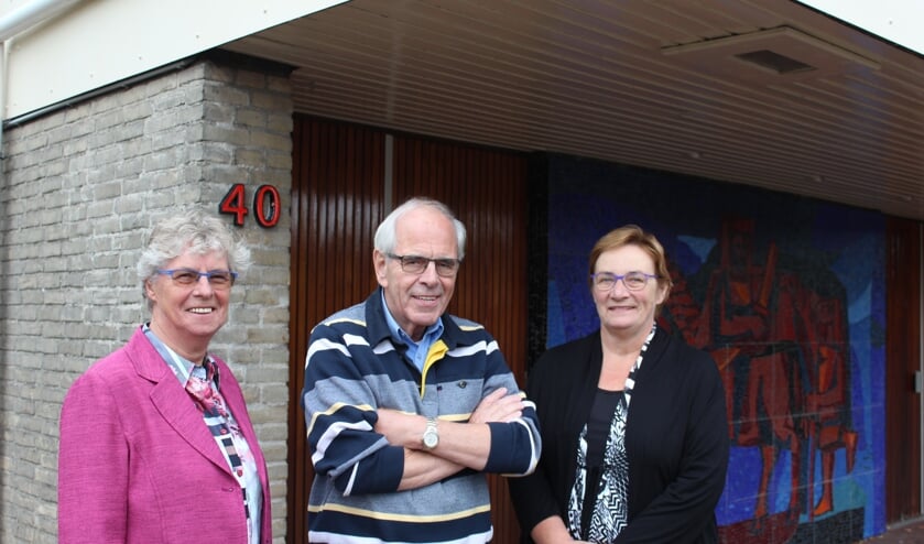 V.l.n.r. Boukje Andringa, Ben Hak en Monique Fijen; allen steunpilaren van de St. Maarten-parochie.