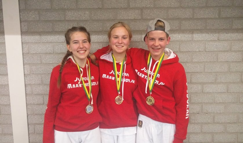 V.l.n.r. Erin Stekelenburg, Lisanne Hartman, Rudie van Oostrum.