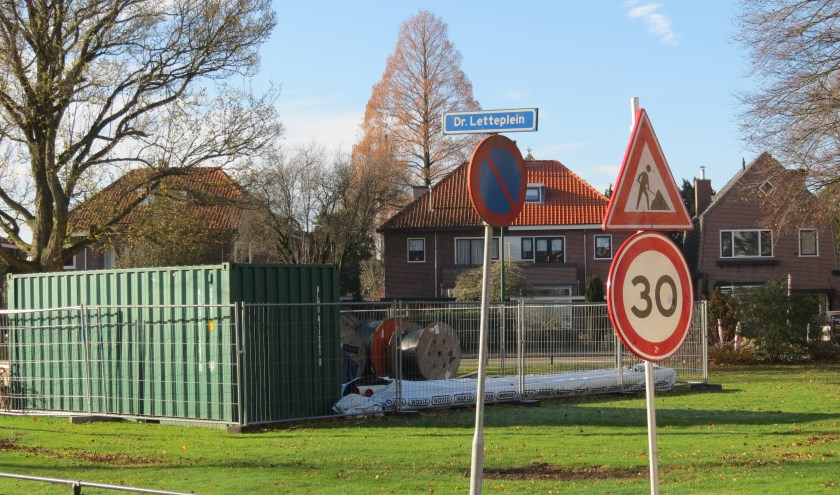 Een voorstel van de fractie Schlamilch om bij het reconstrueren van het Dr. Letteplein snelheidremmers te plaatsen krijgt geen steun van de andere fracties.