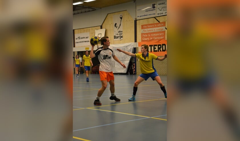 Luke van Kouterik is dit seizoen goed op dreef, ook deze wedstijd wist hij 7 keer te scoren. (foto Hester Ploeg)