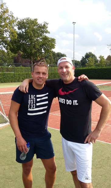 Ronald en Warner sloten hun dubbel winnend af.