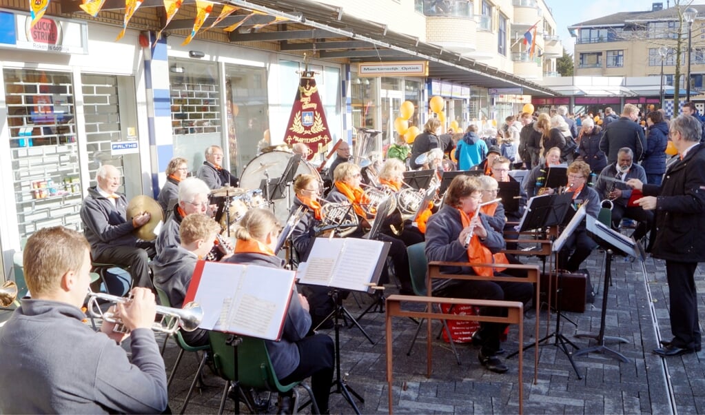 Eerder speelde Harmonie Kunst en Genoegen ook op het Maertensplein in Maartensdijk.