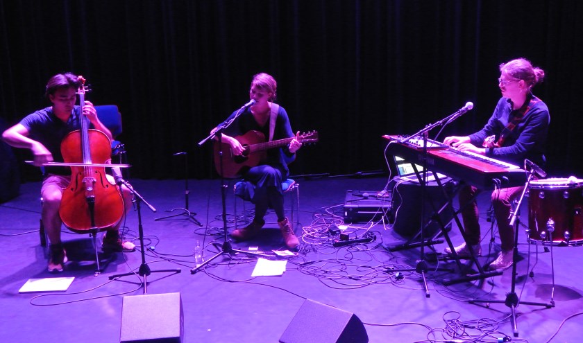 De folk-band Rasemary & Garlic verrast menig toehoorder.
