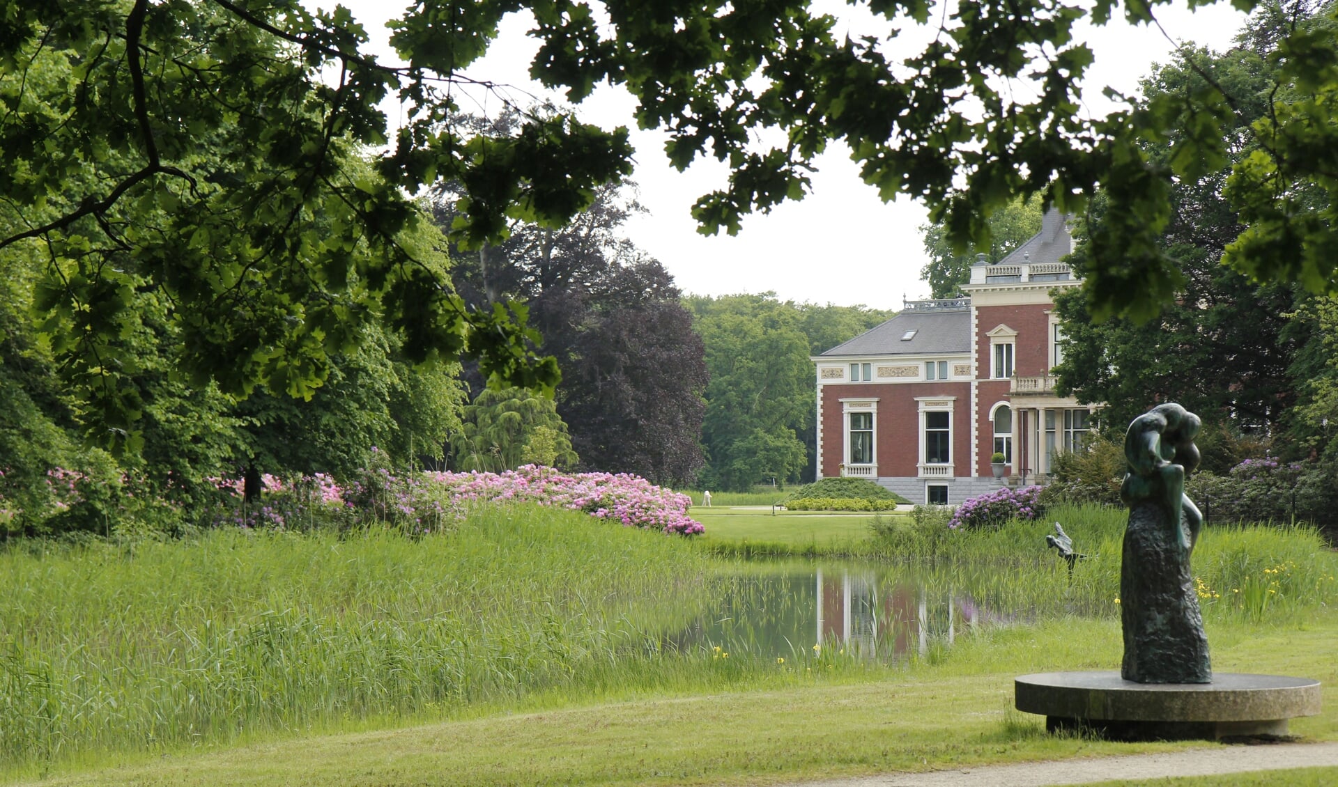 Wandelen in de omgeving van Beerschoten. [foto Wim Westland]