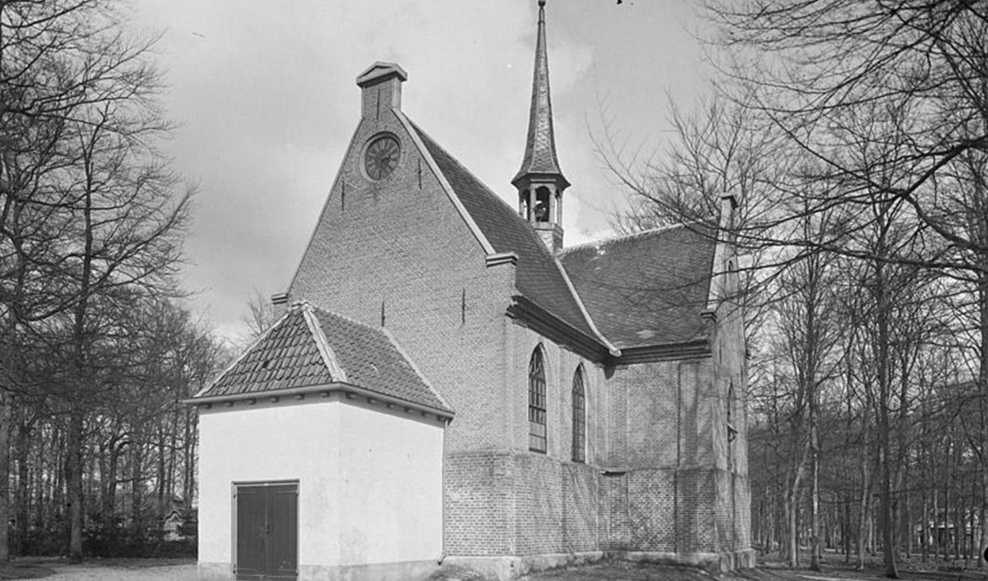 Een foto van de kerk uit 1938. (foto Henk Kuus)