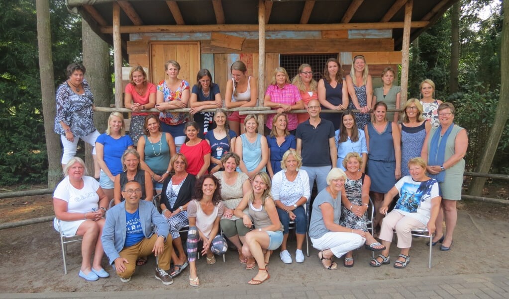 Het team van de Julianaschool begon het schooljaar in Dierenpark Amersfoort.