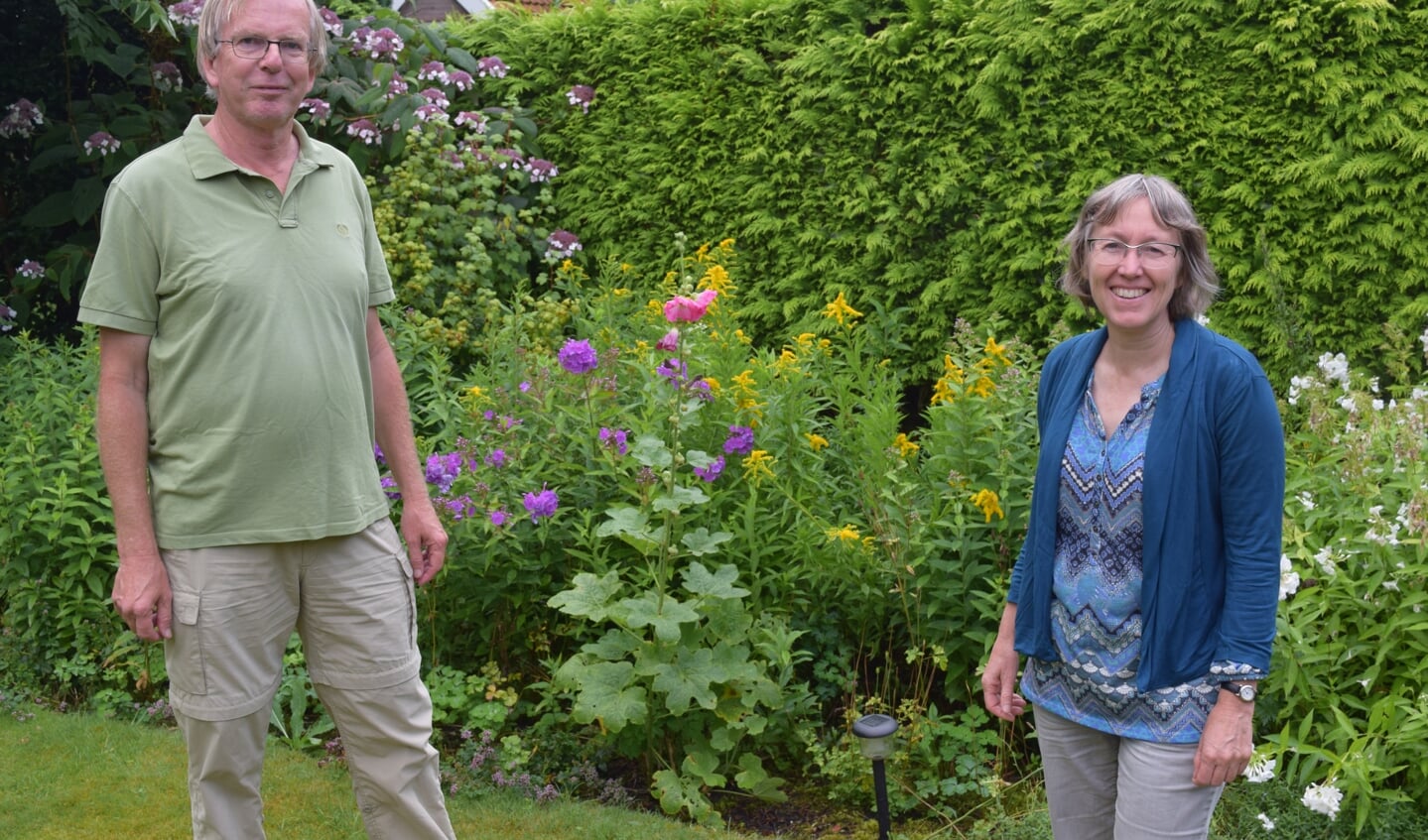 Bart van Tooren en Sylvia van Leeuwen weten hoe een tuin aantrekkelijk wordt voor vlinders. 
