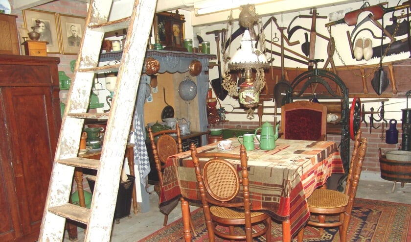 Interieur met de steektrap naar zolder in het museum.