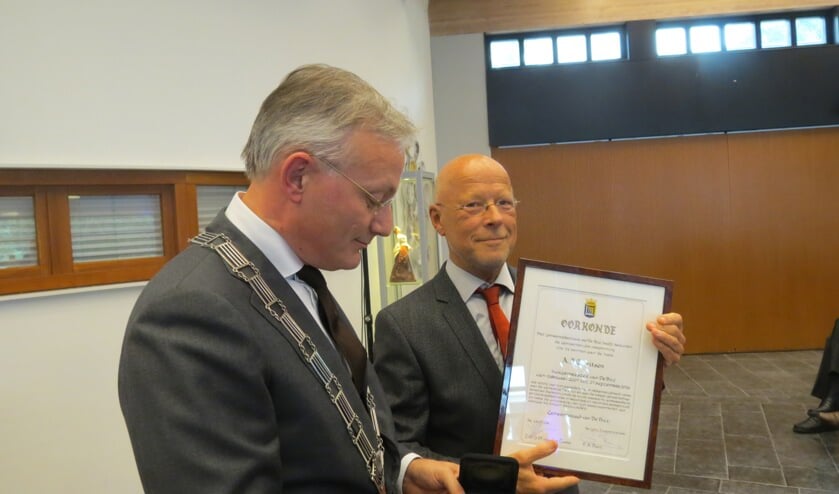 Arjen Gerritsen met de Erepenning van de gemeente De Bilt.