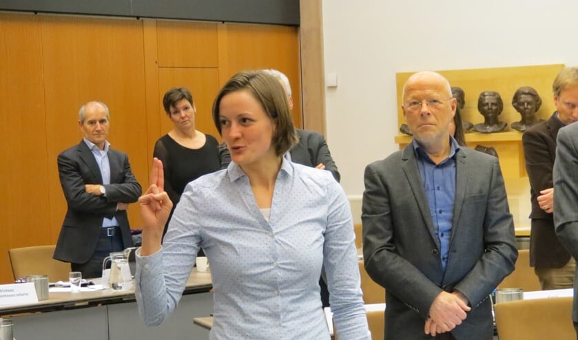 Margriet van de Vooren wordt beëdigd als commissielid zijnde niet raadslid voor de fractie van het CDA.