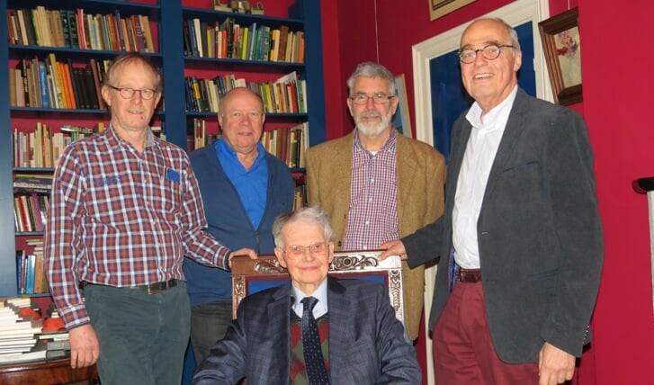 V.l.n.r. Nic Adema, Hugo Mutsaers, Wim van Schaik, Frank Klok en Jaap Schuttevaer. 