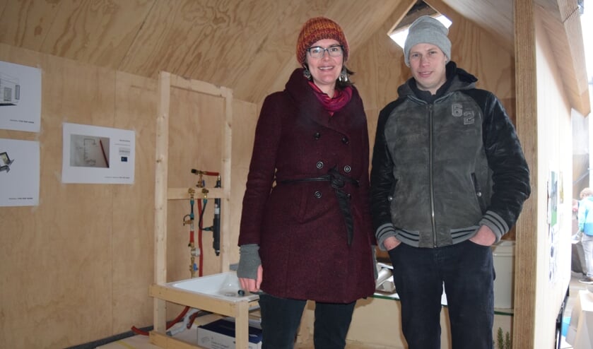 Karin en Gijsbert in hun Tiny house