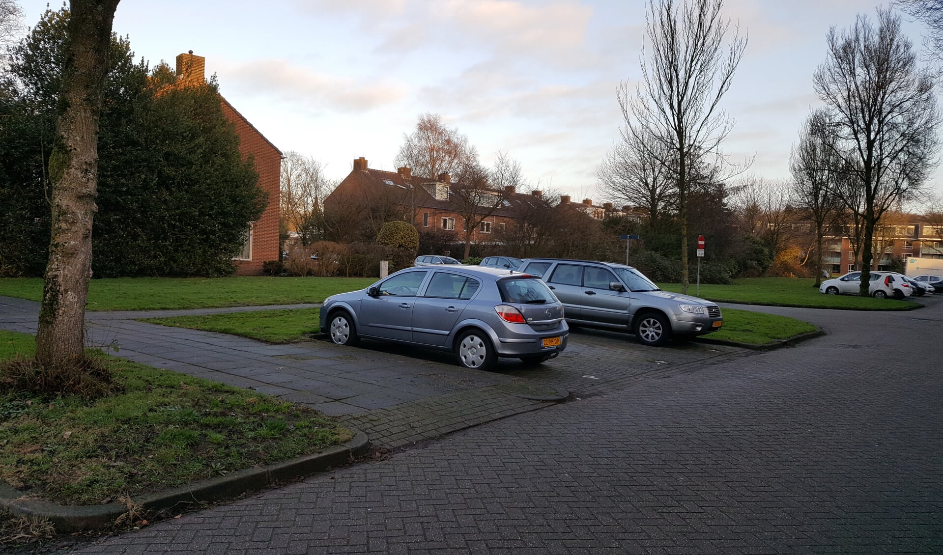 De Abt Ludolfweg in De Bilt is een van de beoogde locaties voor een nieuw oplaadpunt.
