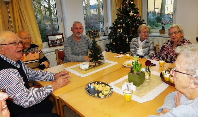 Het nieuwjaarsadvocaatje ontbreekt niet. (foto Ido Huitenga)