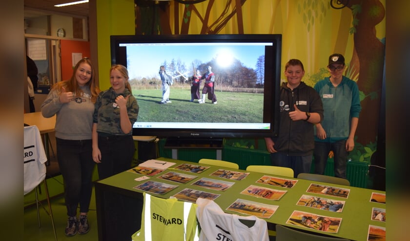 Een deel van de cast (v.l.n.r.): Maud (klas 2B), Eveline (klas 2A), Kevin (klas 2A) en Jochem (klas 2A).