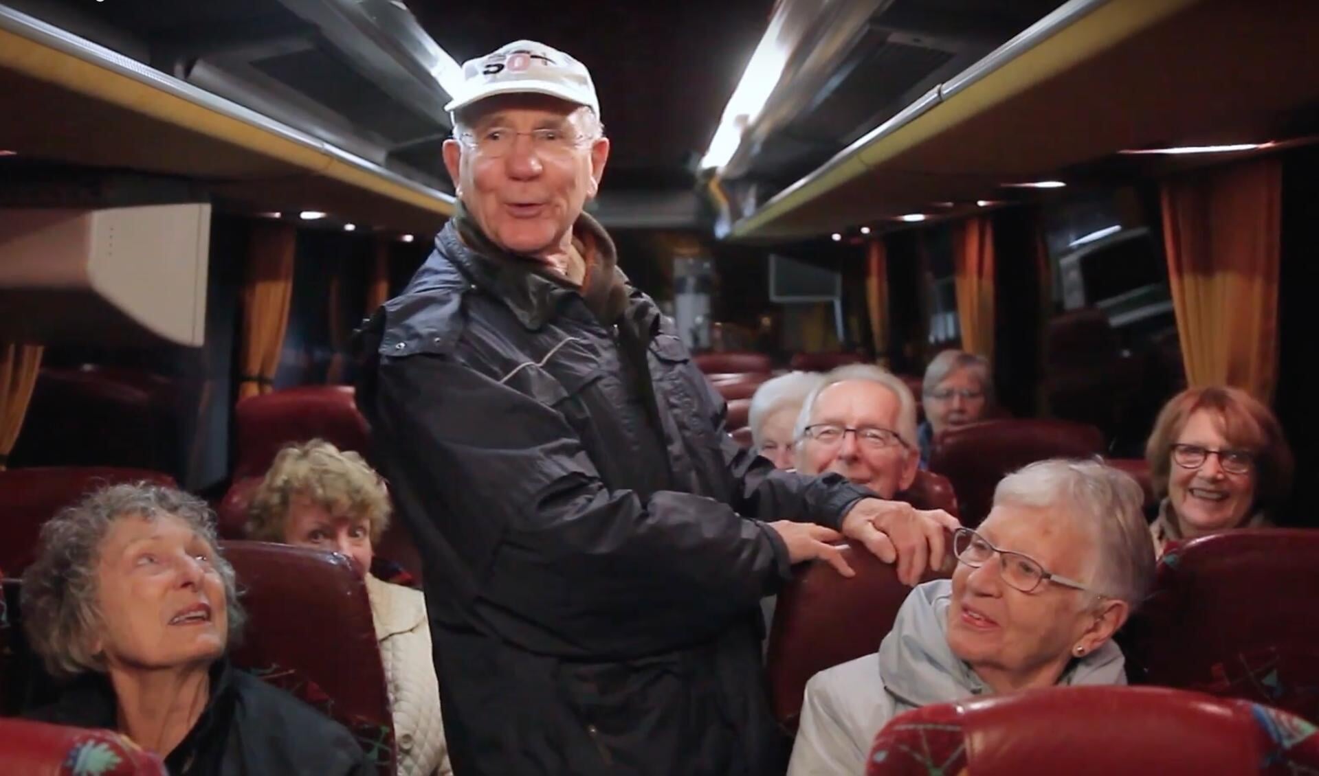 Tivoli maakt een uitje nog toegankelijker met de speciale Uit & Thuis bus voor senioren. 