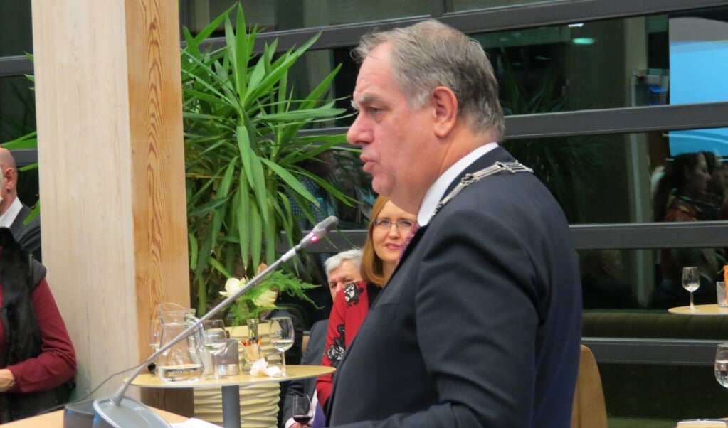 Burgemeester Bas Verkerk houdt zijn nieuwjaarstoespraak.