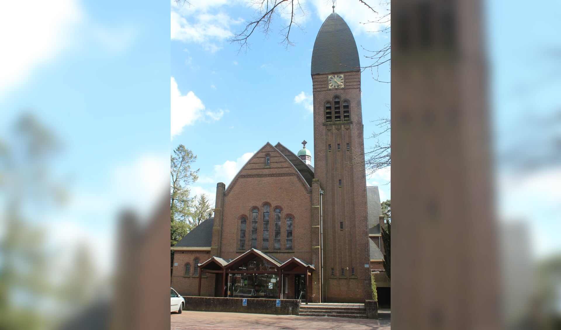  De deuren van de de OLV kerk aan de Gregoriuslaan 8 in Bilthoven staan zondag open voor een bijzondere viering.