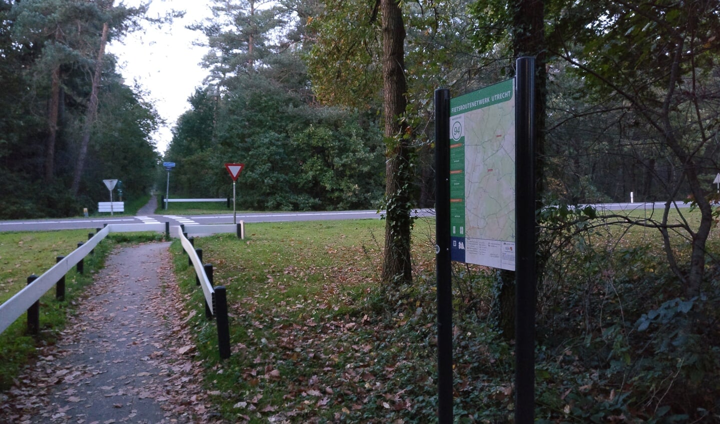 Het verzamelpunt is bij het bord Fietsrondennetwerk 94 t.o. de hoek van de Hercules Segherslaan en Gerard Doulaan.