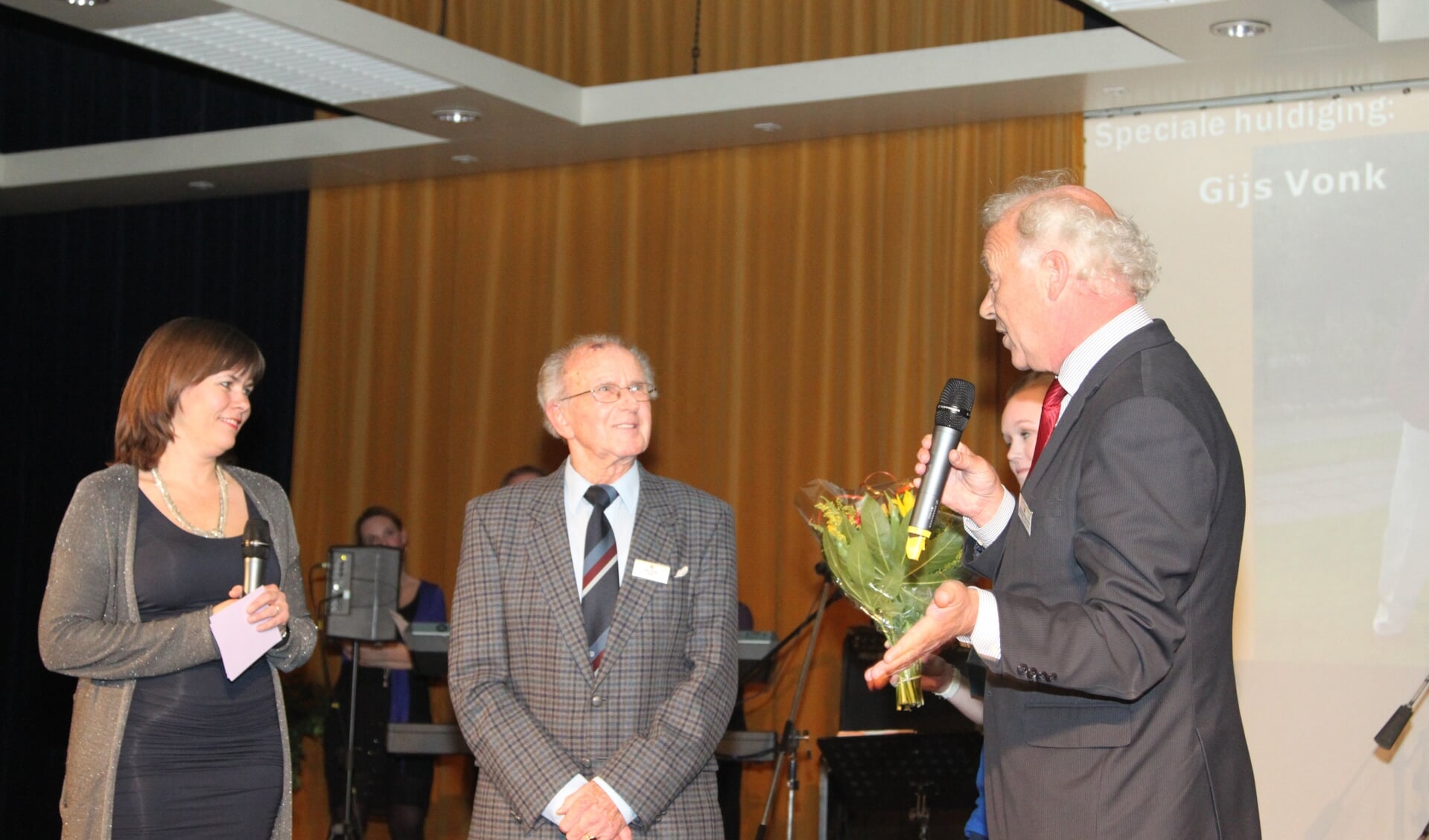 Op het Sportgala 2011 werd aan de (toen) 88-jarige Gijs Vonk, de ‘speciale gast’ prijs uitgereikt. Naast de lovende woorden voor de man die toen al ruim 16 jaar deze Bowls Club overeind houdt, ontving Vonk een prachtige trofee. 