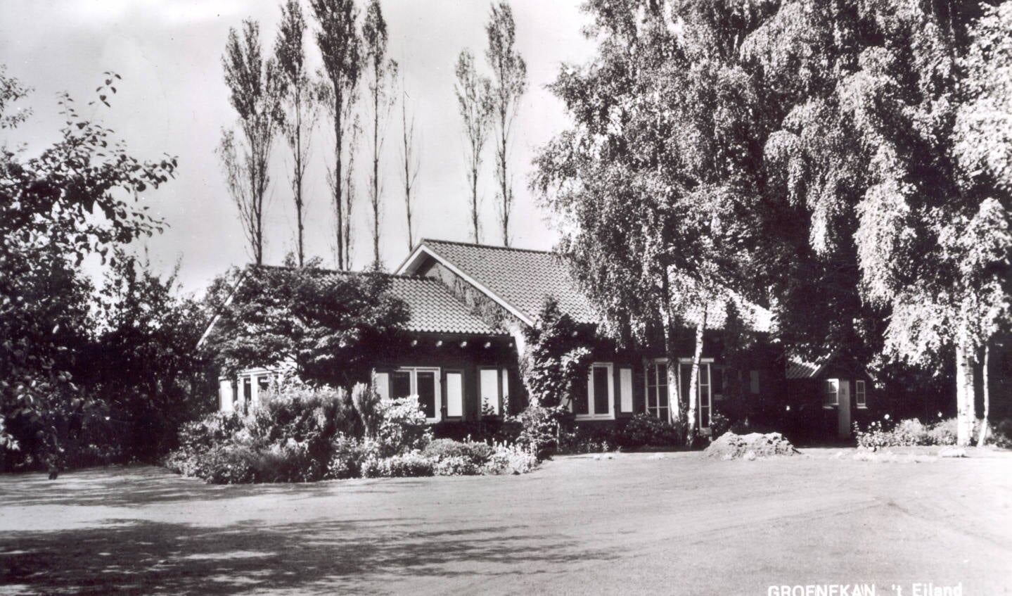 Kastanjelaan 1 (’t Eiland) uit 1965 te Groenekan (uit de digitale verzameling van Rienk Miedema). 