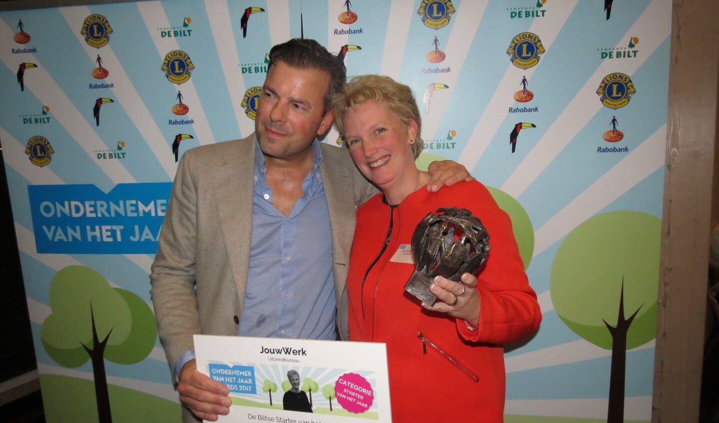 Emile Bezemer met Diana van Esveld van uitzendbureau JouwWerk, winnaar bij de starters.