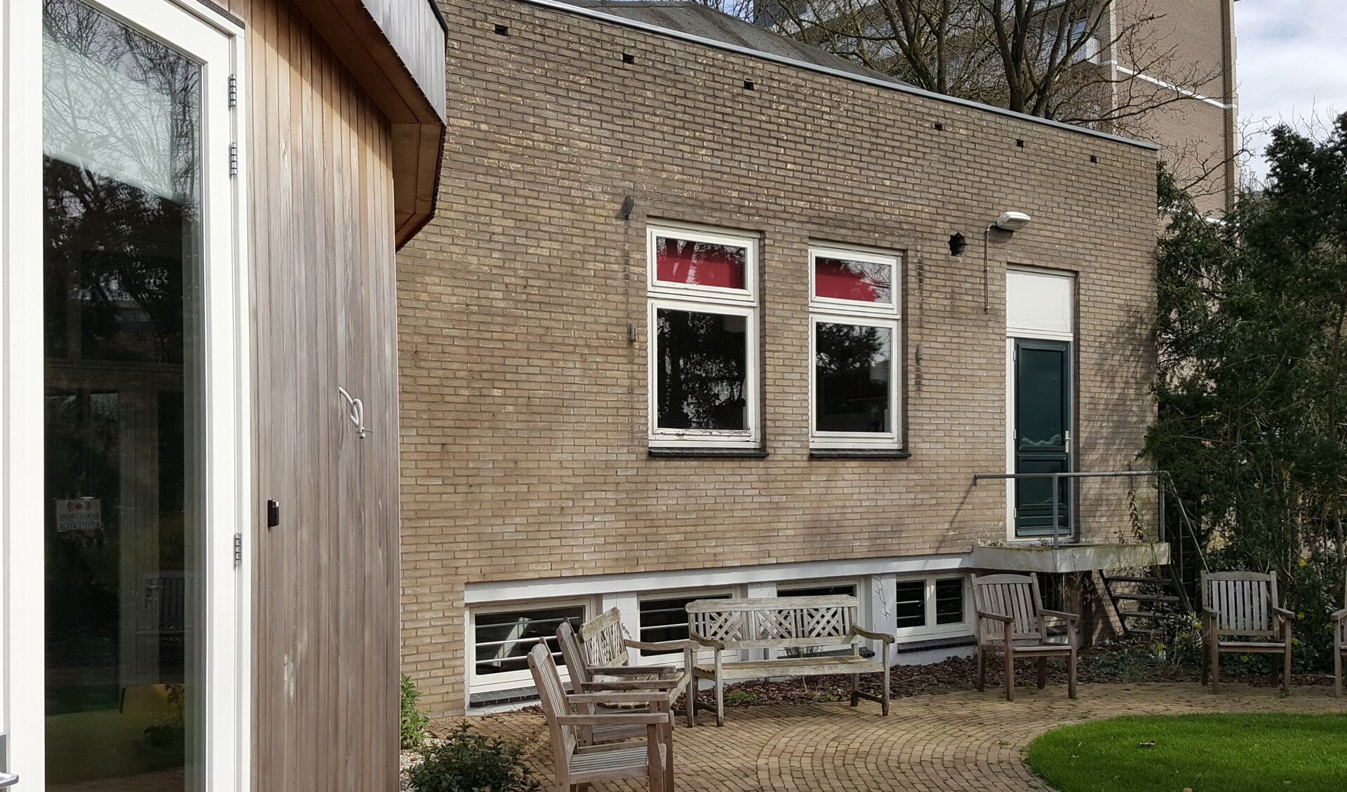 Jongerencentrum De Kelder, Julianalaan 42, Bilthoven, wordt 1 april van 15.00 tot 17.00 uur geopend. Elke zaterdagavond is er vanaf 20.00 uur voor jongeren vanaf 16 jaar een inloop. De locatie bevindt zich in de kelder van de Magneet.