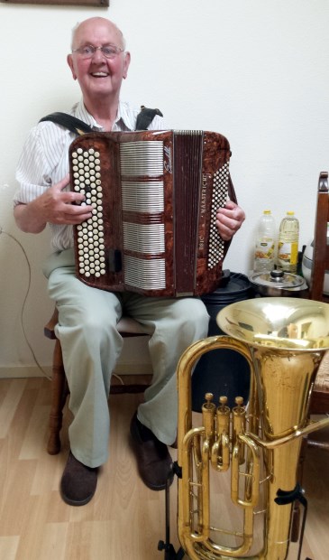 Wout de Bree geniet nog steeds van zijn instrumenten.
