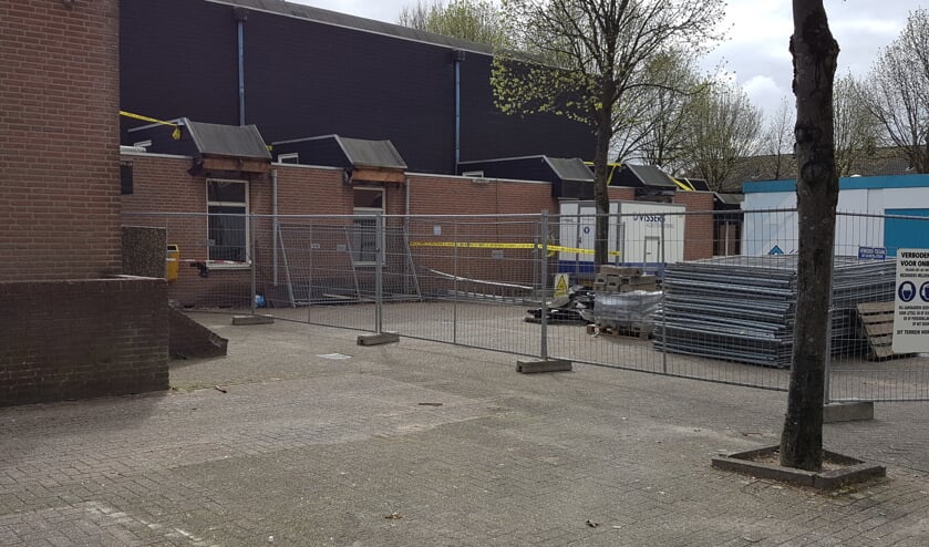 Momenteel worden de renovatiewerkzaamheden aan de buitenzijde van de Vierstee uitgevoerd.