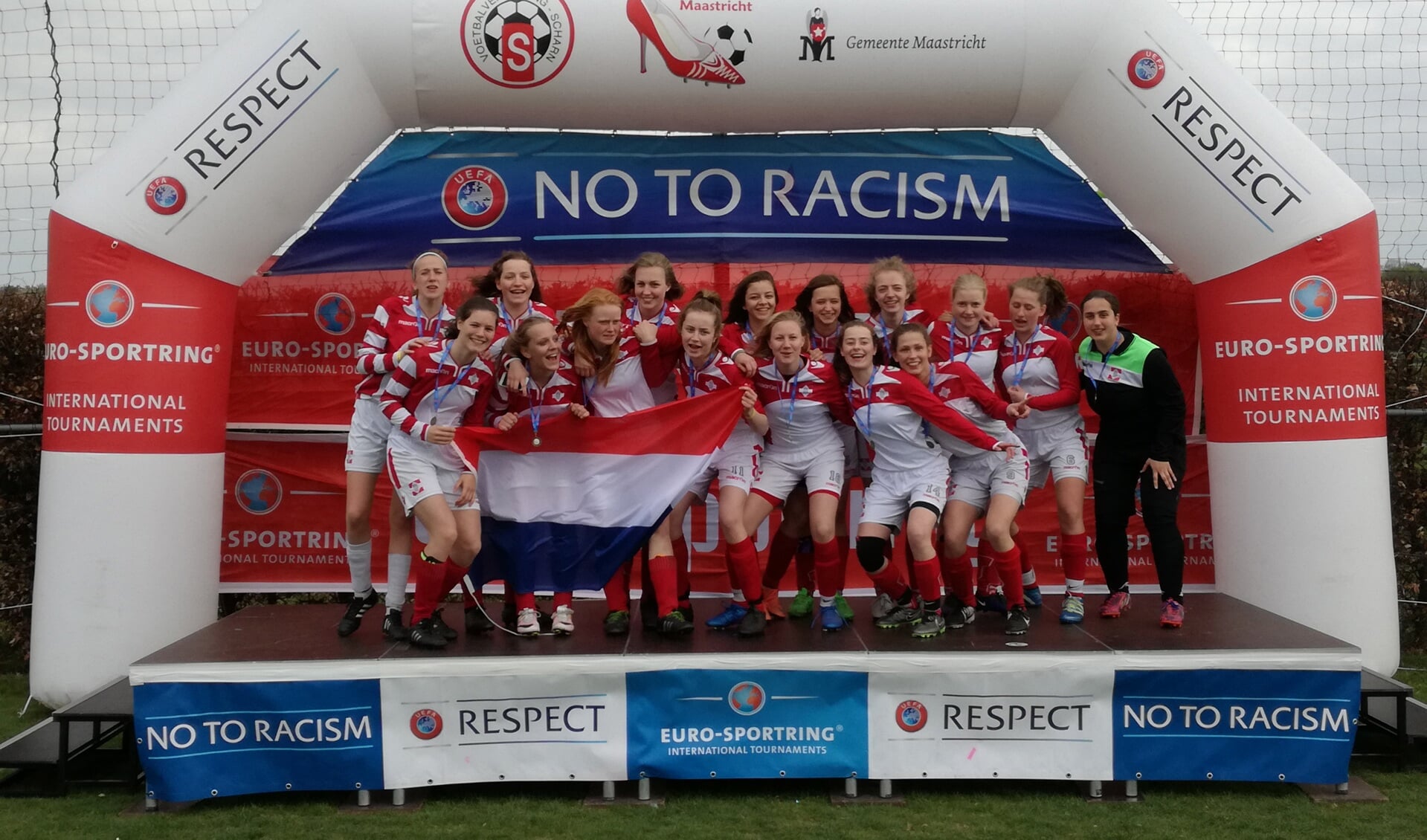 De meiden van FC De Bilt leverden een prima prestatie in Maastricht.
