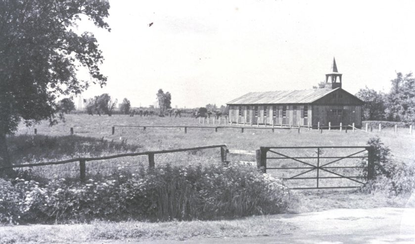 RM Groenekanseweg-1950.jpg De Zweedse houten noodkerk uit 1950.   