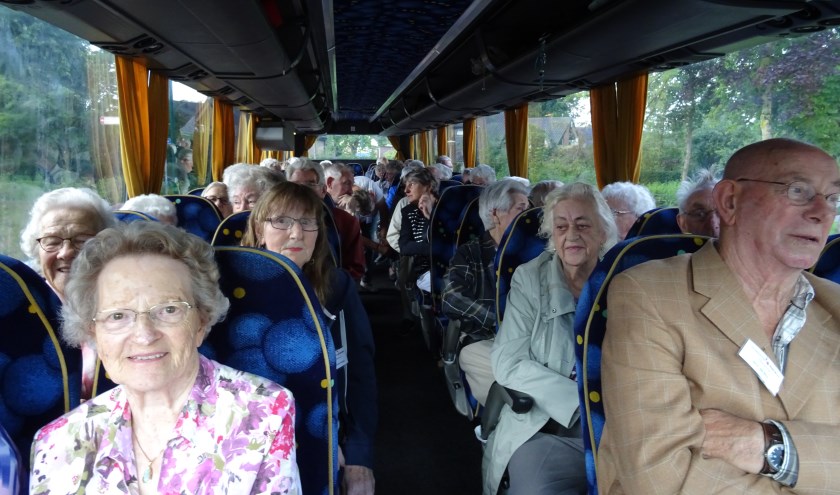 In goede stemming vertrekken de gasten naar Leerdam.