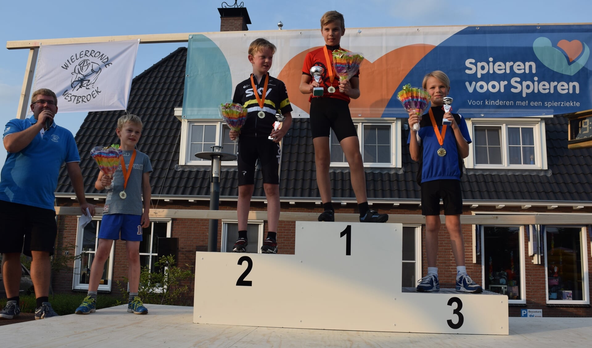 Winnaars junioren Marcel Gaasenbeek (1), Thijs Evers (2), Tycho Stijlaart (3).