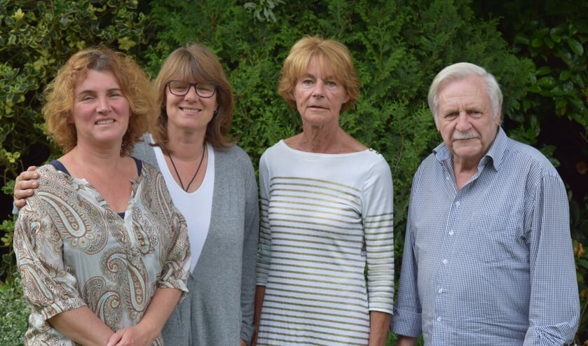 V.l.n.r. Mede organisatoren Lotte Stuurman, Petra Lage Venterink, Lies Nijnens en Kees Floor.