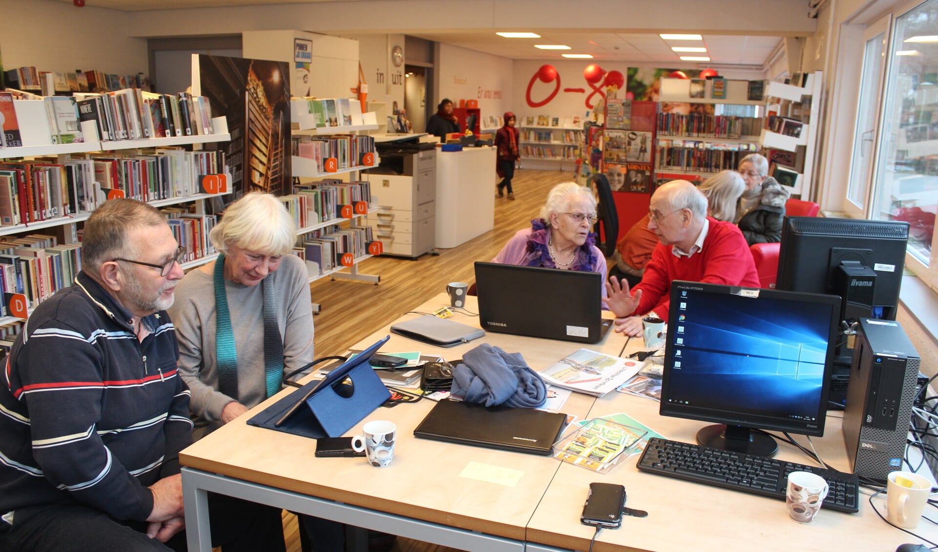  Het leercentrum van Idea SeniorWeb bevindt zich in de bibliotheek aan de Nachtegaallaan 30 te Maartensdijk. 