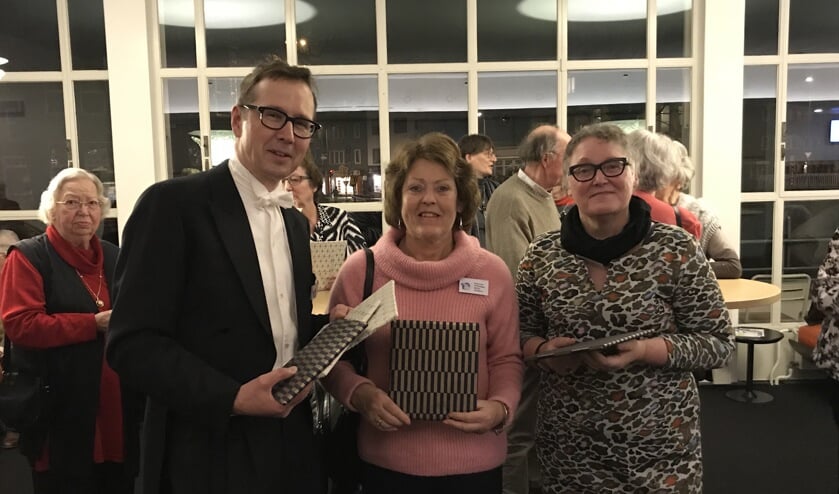Arjan Walraven met gastvrouwen Marjan en Henriette.